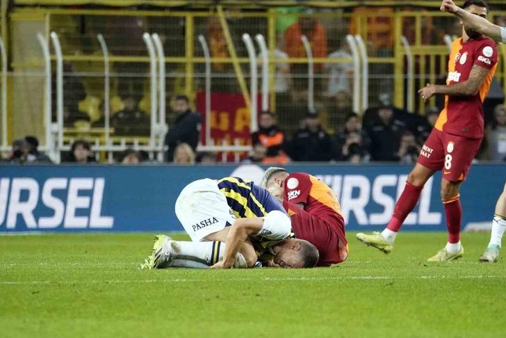 Derbi bitti, yankıları sürüyor! Hem Fenerbahçe'ye hem Galatasaray'a demediklerini bırakmadılar "Bunlar mı şampiyon şimdi?" G4