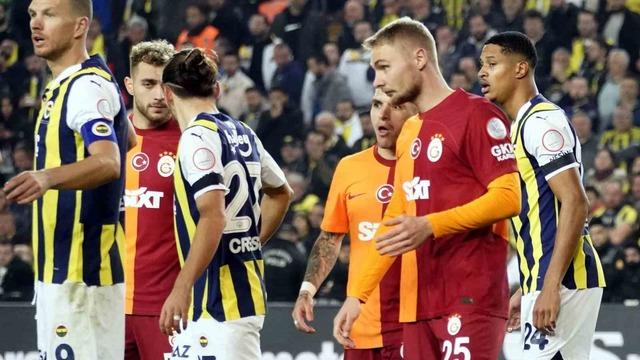 Karşılaşma sonrası ortaya çıktı! Meğer Fenerbahçe-Galatasaray derbisinde ikinci yarı oynanmamış