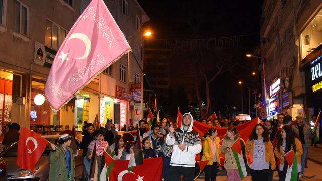 Bilecik'te şehitler ve Filistin için yürüyüş düzenlendi