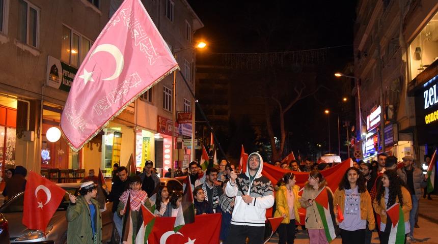 Bilecik'te şehitler ve Filistin için yürüyüş düzenlendi