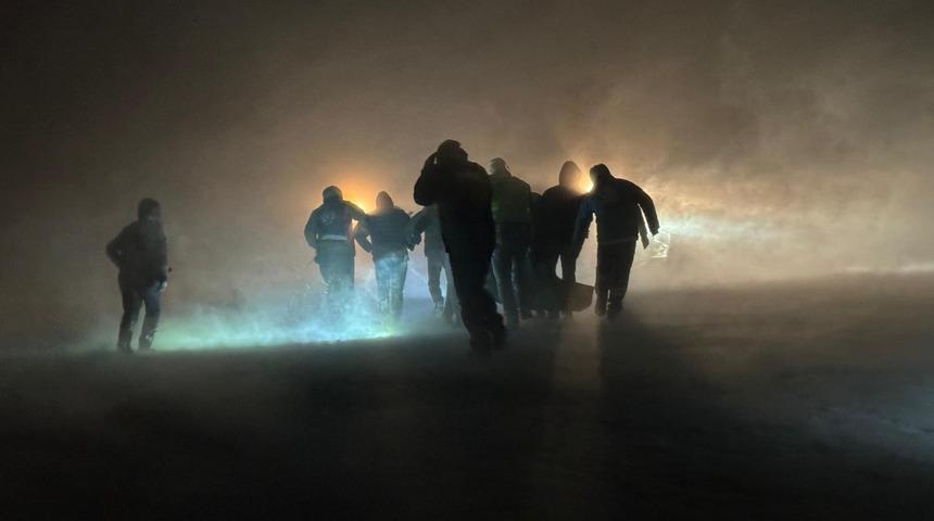 Ağrı'da yol açma çalışması yaparken uçuruma yuvarlanan iş makinesinin operatörü öldü