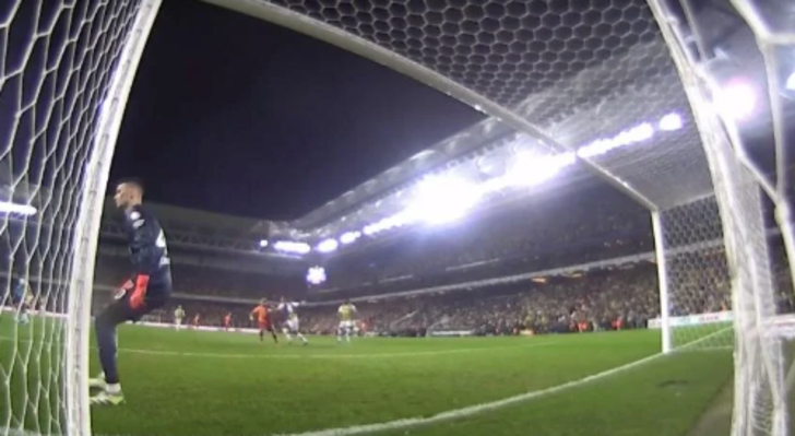 Fenerbahçe - Galatasaray derbisinin önüne geçti! Icardi'nin Djiku ile girdiği pozisyon penaltı mı? Eski hakemler açıkladı! G3