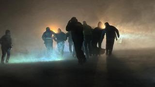 Ağrı'da kar ve tipi altında zamanla mücadele! Ekipler uçuruma yuvarlanan iş makinesindekiler için seferber oldu: 2 kişi öldü, 2 kişi kayıp