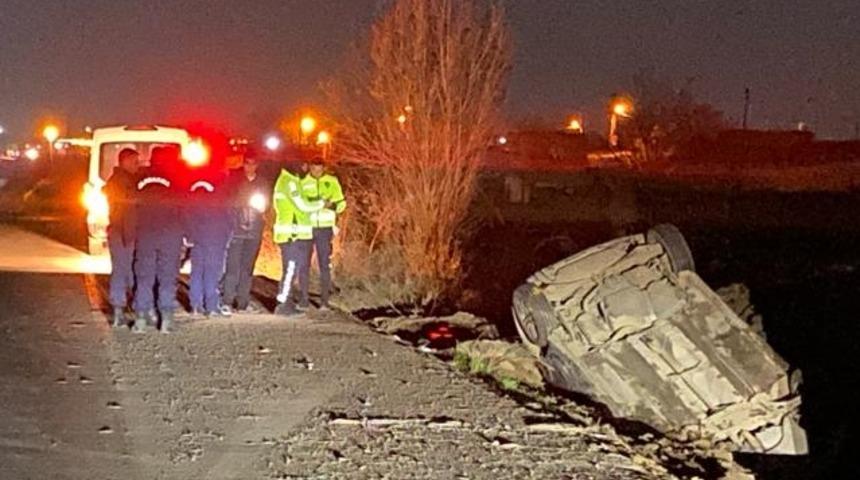 Diyarbakır'da devrilen otomobildeki 5 kişi yaralandı