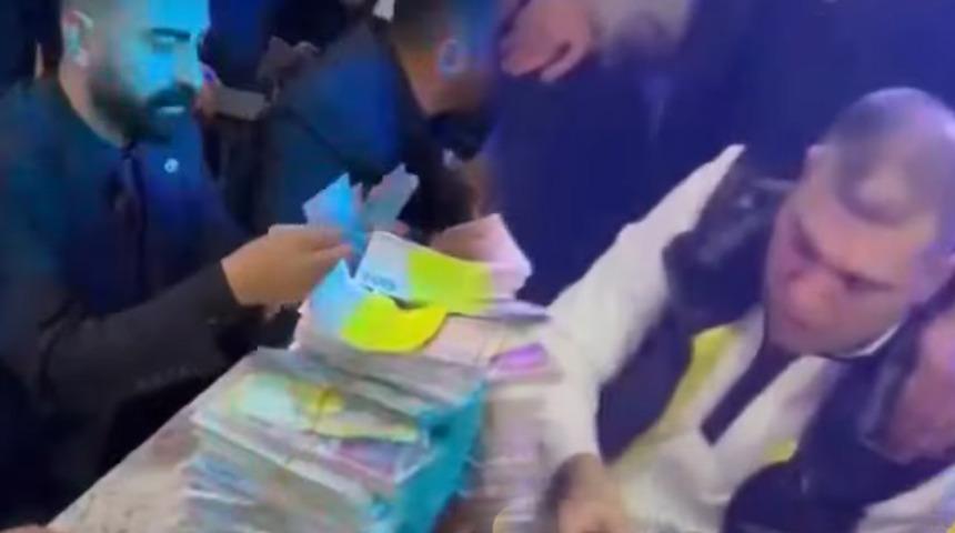 İstanbul'daki sünnet düğününde takı şovu! Paralar valizlere sığmadı, otomobil bile hediye eden oldu