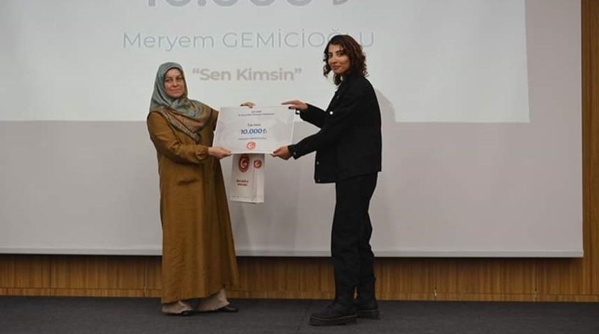 Van YYÜ öğrencisi ‘Sen Kimsin’ eseriyle birinci oldu