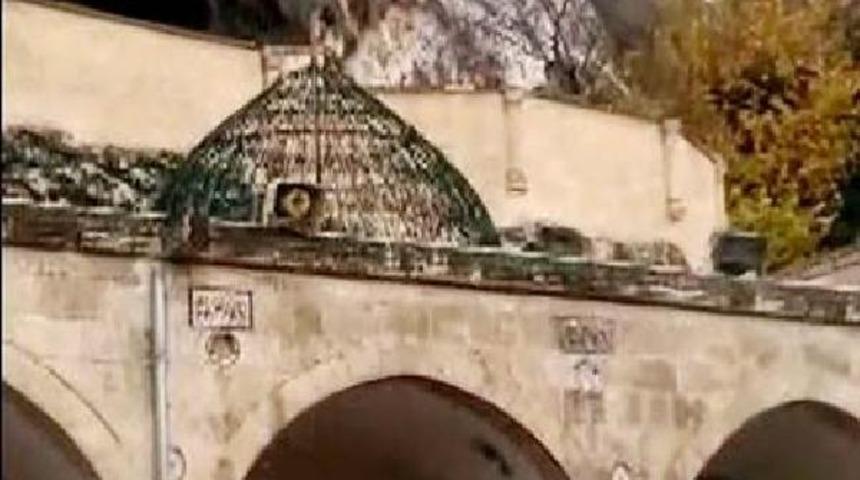 Kalede fotoğraf &ccedil;ekinirken d&uuml;ş&uuml;p yaralandı