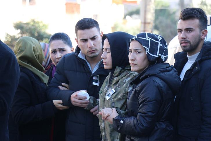 Karnında 4 aylık bebeğiyle tabuta sarılıp feryat etti! 6 ilde yürek yakan anlar: Şehitler son yolculuklarına uğurlandı G3