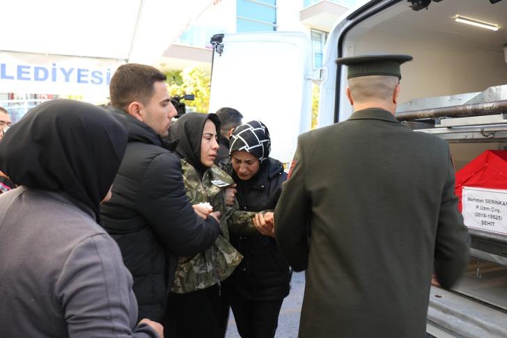 Karnında 4 aylık bebeğiyle tabuta sarılıp feryat etti! 6 ilde yürek yakan anlar: Şehitler son yolculuklarına uğurlandı G4