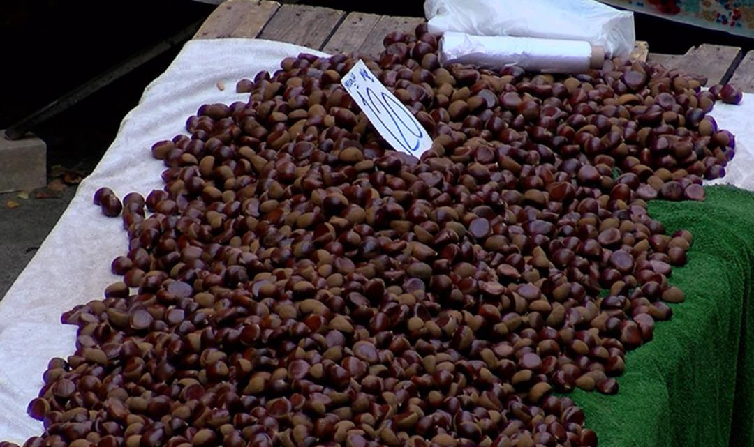 Bu kestane alerji yapıyor, ger&ccedil;eğiyle ayırt etmesi zor!  'Sahtesini yemeyin, zehirlenebilirsiniz'