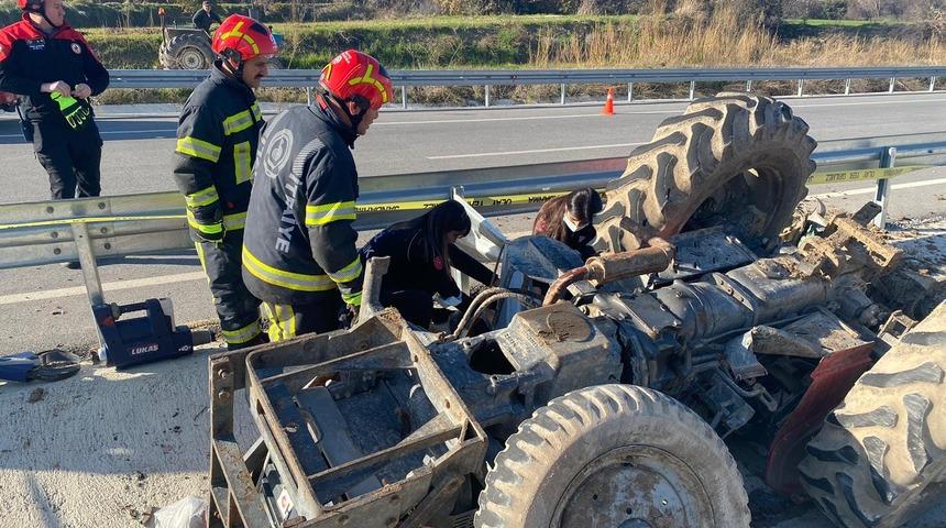 Denizli'de devrilen traktörün sürücüsü öldü