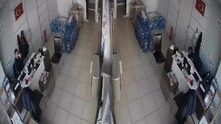 Heimlich manevrası ile arkadaşını hayata döndürdü!