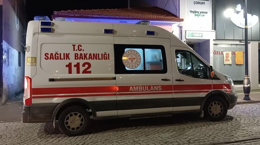 Tüfekle oynarken kazara arkadaşını vurdu