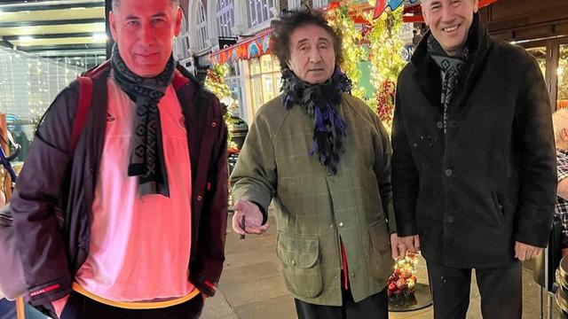 Sinan Oğan’dan ‘Londra seyahati’ ve ‘atkı’ açıklaması! Eski fotoğraflarını yayınladı! O atkı gerçekten 27 bin lira mı?