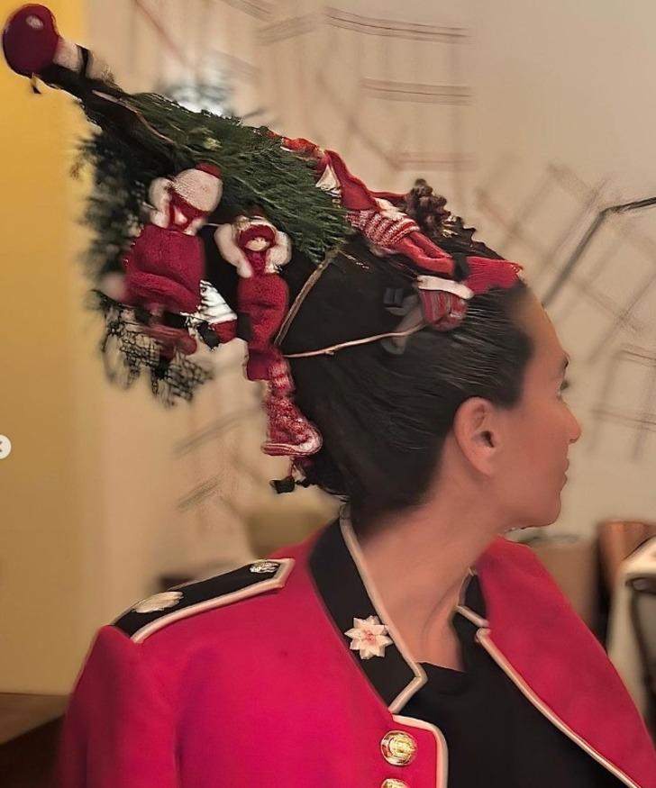 Eda Taşpınar'ın yılbaşı temalı saçı dikkat çekti! Yılbaşı ağacı gibi yapmış G3