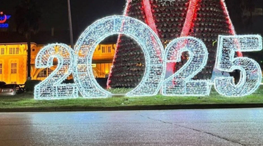 Adana yine şaşırtmadı! Dünya 2024'e girerken onlar 2025’e giriyor