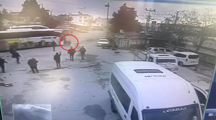 Otogarda korkunç olay: Tartıştığı muavini otobüsle ezerek öldürdü! İçindeki yolcularla kaçarken... G4