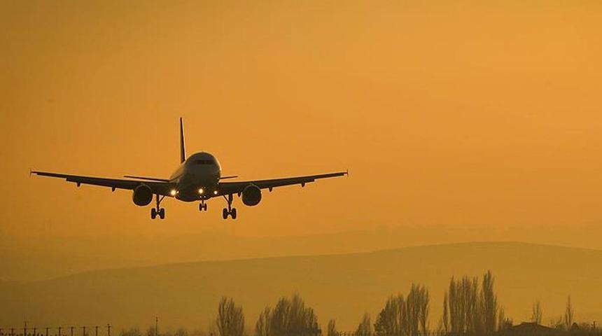 Pilot 'Teknik arıza nedeniyle geri dönüyoruz' anonsu yaptı, gerçek çok başka çıktı! Polisler uçağa gelince...