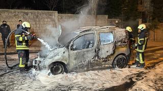 Kayseri'de seyir halindeyken alev alan hafif ticari araç yandı