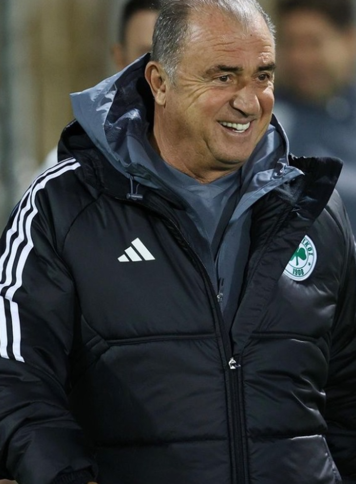 Fatih Terim'in Panathinaikos ile ilk antrenmanında dikkat çeken hamle! Oyuncuları teker teker yanına topladı ve... G2