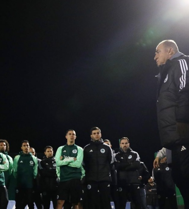 Fatih Terim'in Panathinaikos ile ilk antrenmanında dikkat çeken hamle! Oyuncuları teker teker yanına topladı ve... G4