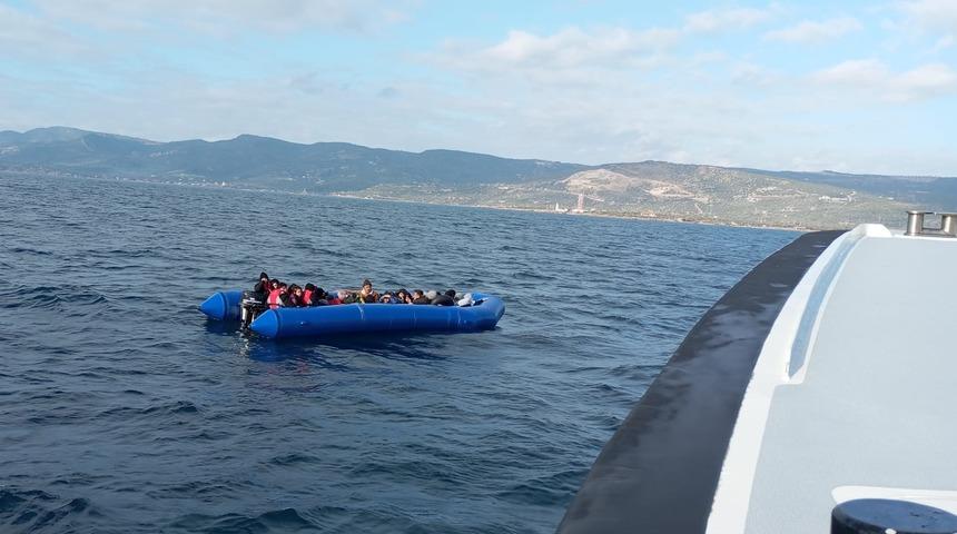 Çanakkale açıklarında 70 düzensiz göçmen yakalandı