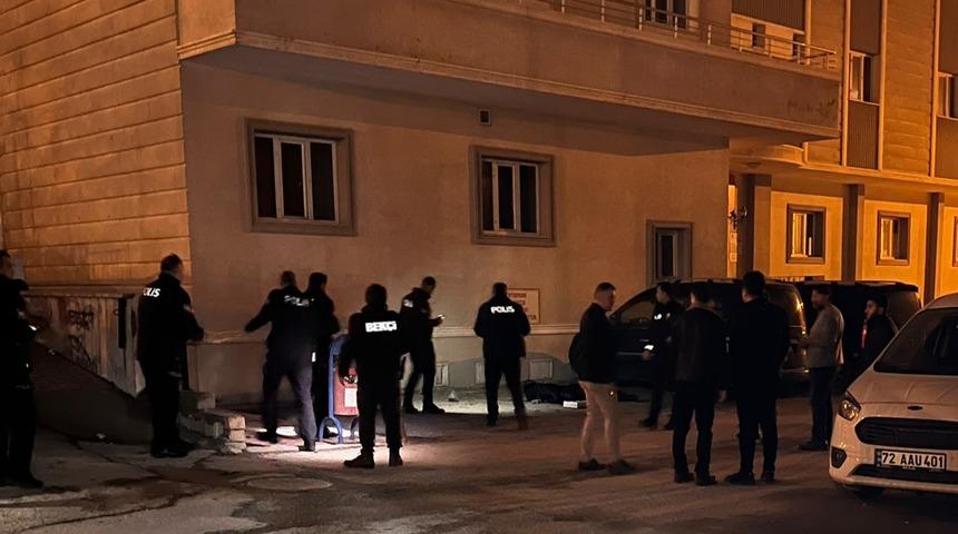 Sokak ortasında korkunç cinayet! Genç kadın başından vurularak öldürüldü