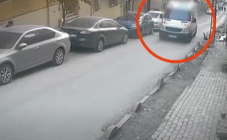 İstanbul'da o ambulans siren çalıp yol istedi... Arkasından kirli bir tezgah çıktı! İçindekiler de sağlıkçı ama gerçek göründüğü gibi değil G2