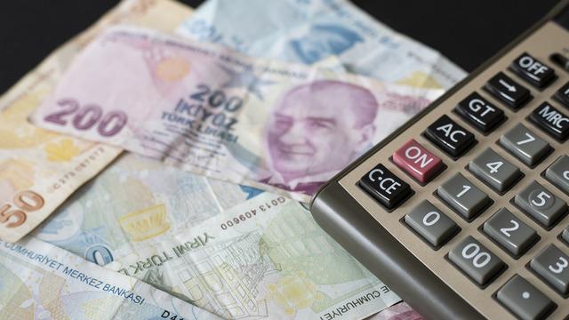 SON DAKİKA: Emekli maaşına yüzde 24,73’lük zam hesaplarda… Emekliye ek zam ödemeleri ne zaman yapılacak? Kimine 2.499 TL kimine sadece 27 lira!