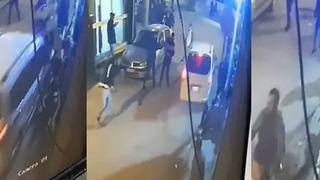 Mersin'de hakimiyetini kaybeden sürücü kalabalığa çarptı! 2 kişi yaralandı