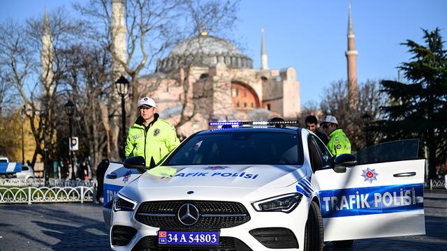 Bentley'den Ferrari'ye hiçbirine yanaşmıyorlar! Çetelerin lüks otomobillerine polis kullanmak istemiyor iddiası: Ne kasko ne ek ödeme...