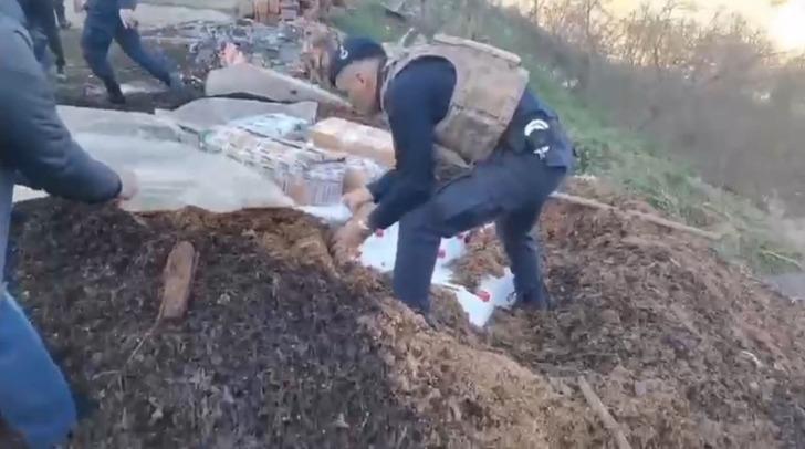 Yılbaşında yine insanların sağlığıyla oynayacaklardı! Polisler gübrelerin içinde buldu G1