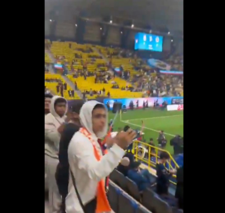 Arabistan'da skandal üstüne skandal! "Mustafa Kemal Atatürk'ün Askerleriyiz" tezahüratı ve İstiklal Marşı sonrası son ses müzik açtılar G2