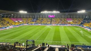 Suudi Arabistan hükümeti, soyunma odamızın önüne polis yığdı! Atatürk tişörtü ve pankartını engellemek için skandal üstüne skandal hamle