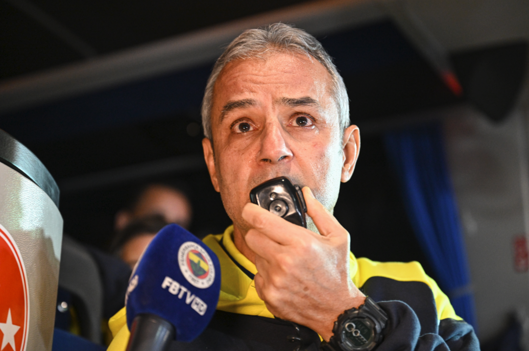 İSMAİL KARTAL MİKROFONU ELİNE ALDI!