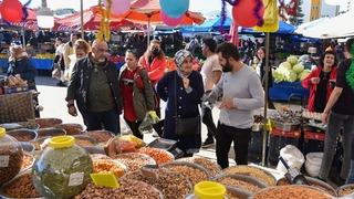 Televizyon karşısında yılbaşı kutlaması bile 2.500 TL! Hindi yok tavuk var: İşte yarın akşamın minimum maliyeti