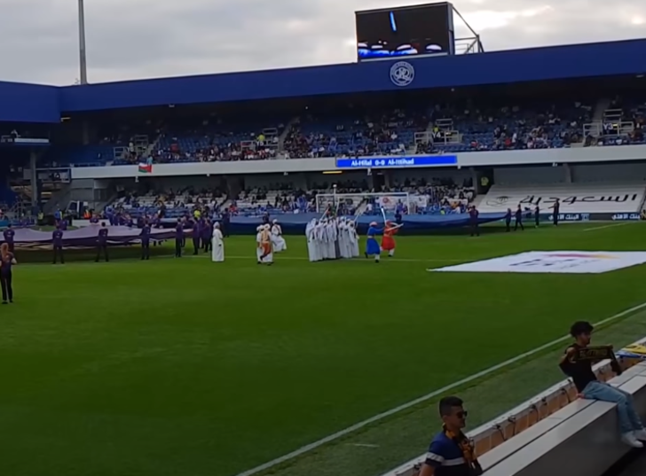 Atatürklü tişörtleri siyasi bulan Suudiler bakın 2018'de Londra'da oynanan finalde ne yapmış! Hem de Cüneyt Çakır'ın yönettiği maçta... G3