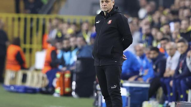 Beşiktaş'ın yeni teknik direktörü belli oldu! Bruno Genesio ile 1.5 yıllık anlaşma sağlandı