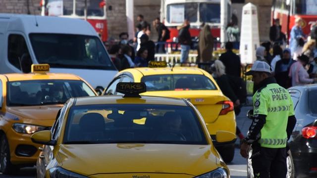 İstanbul’da yılbaşı tedbirleri! İşte trafiğe kapatılacak yollar ve alternatif güzergahlar