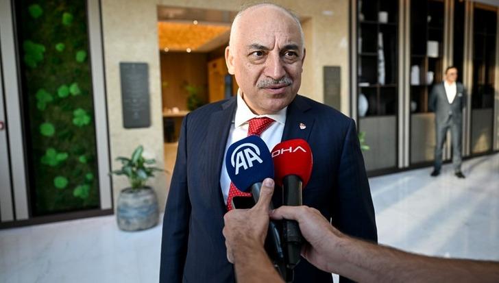 Rıdvan Dilmen, Recep Tayyip Erdoğan ile Mehmet Büyükekşi arasında geçen Süper Kupa maçı öncesindeki konuşmayı paylaştı! ''Neden Suudi Arabistan'da oynuyorsunuz?'' G1