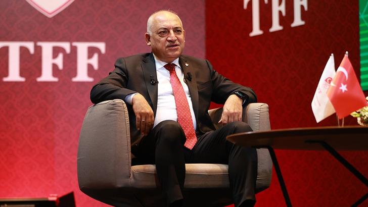 Rıdvan Dilmen, Recep Tayyip Erdoğan ile Mehmet Büyükekşi arasında geçen Süper Kupa maçı öncesindeki konuşmayı paylaştı! ''Neden Suudi Arabistan'da oynuyorsunuz?'' G5