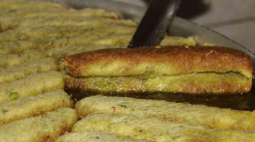 Yılbaşında yoğun mesai, siparişleri yetiştirmeye çalışıyorlar, 2 ton satılması bekleniyor  