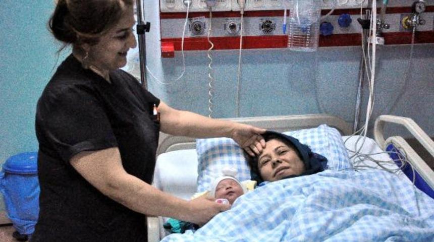 7 yıllık &ccedil;ocuk &ouml;zlemi, yeni yılın ilk dakikalarında sona erdi