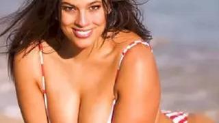 Dünyanın en seksi kadını seçilmişti! Ashley Graham 2023'e damga vuran pozlarını paylaştı