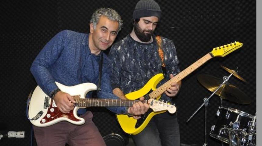 Kalp cerrahı profes&ouml;rden m&uuml;zik grubu