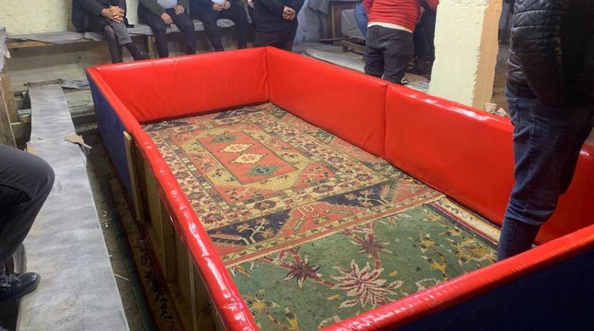 Hayvanları koruma derneğinde horoz dövüştürürken yakalandılar!