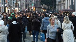 Yeni yıla saatler kala Taksim'de hareketlilik başladı!