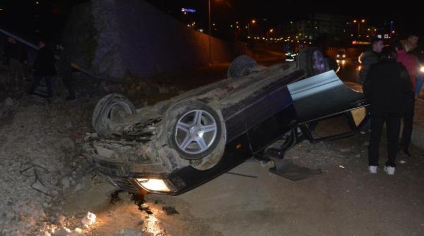 Otomobil takla attı, nişanlı &ccedil;ift yaralandı