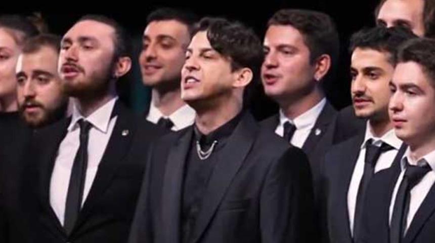 Norm Ender'den Süper Kupa krizine 'Parla' yanıtı! "Kralların canını sıkan marş olarak tarihe not düşülsün"