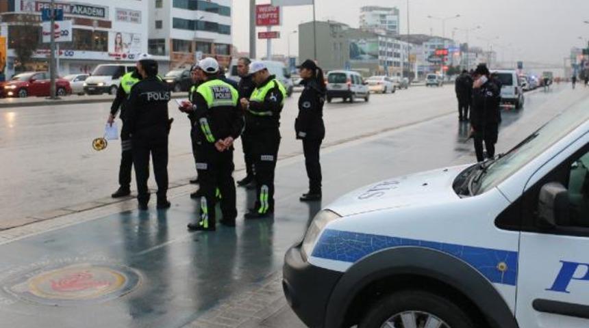 Denizli'de kamyonetin &ccedil;arptığı kadın &ouml;ld&uuml;